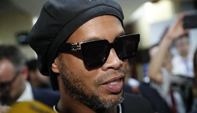 Ngeri, Ronaldinho Bebas Dari Penjara Langsung Gelar Pesta Bareng Model - Model Cantik