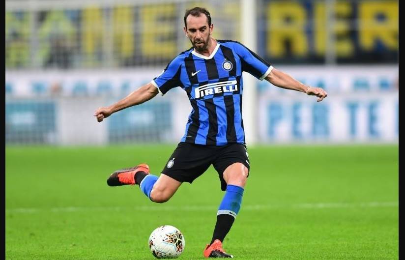 Resmi Tinggalkan Inter Milan, Godin Gabung Cagliari