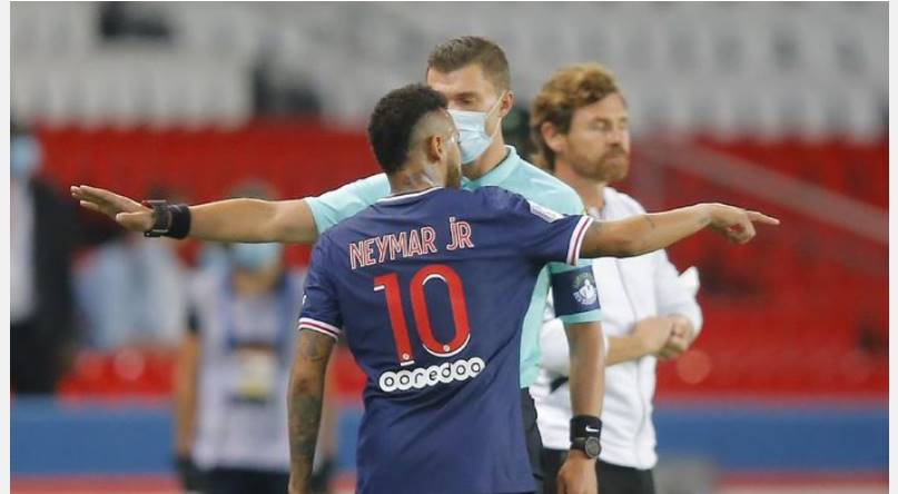 Mengaku Alami Pelecehan Ras, Neymar Dapat Dukungan Dari Paris Saint-Germain