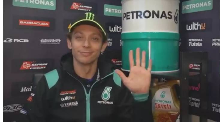 Rossi Akhirnya Kenakan Seragam Petronas Yamaha